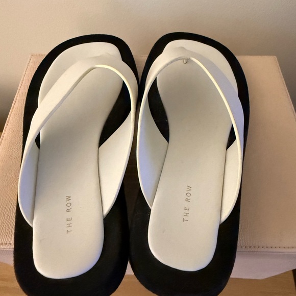 The Row Ginza Sandals (White/Black) - Picture 4 of 5